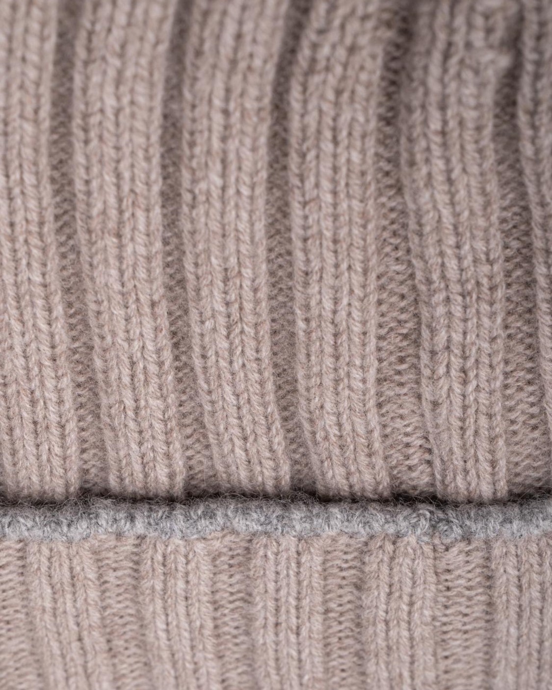 shop BRUNELLO CUCINELLI  Cappello: Brunello Cucinelli papalina in maglia di cashmere.
Maglia a costa.
Sfoderato.
Composizione: 100% CASHMERE.
Made in Italy.. M220900-CYN11 number 8050415